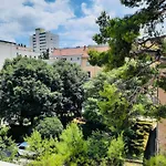 Apartment F&L-Next To Old Town