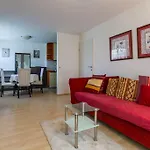Apartment F&L-Next To Old Town